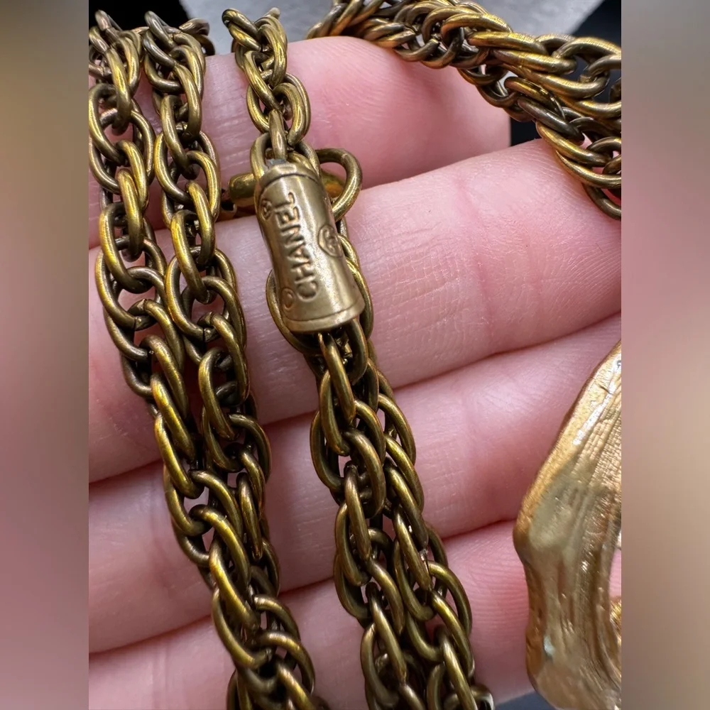 LOT 1544 24K gold plated CHANEL vintage necklace
